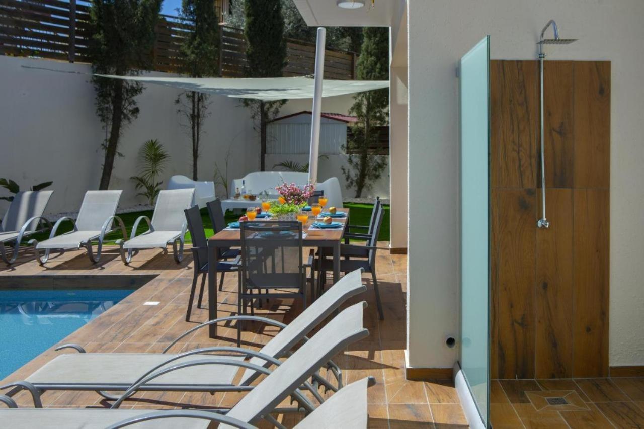 Tsokkos Family Villa - Pool Garden Walk To Beach Protaras Exteriör bild
