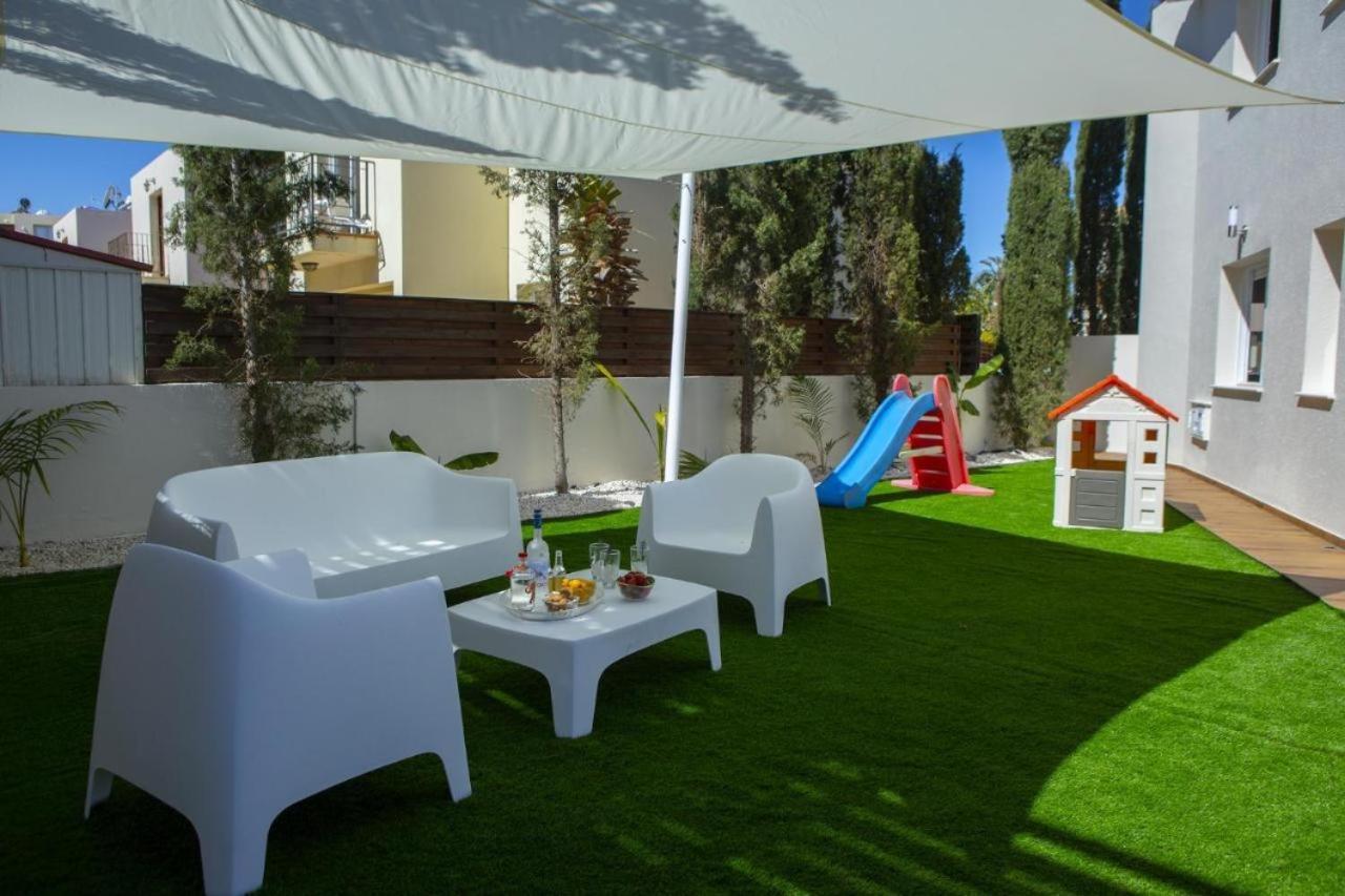 Tsokkos Family Villa - Pool Garden Walk To Beach Protaras Exteriör bild