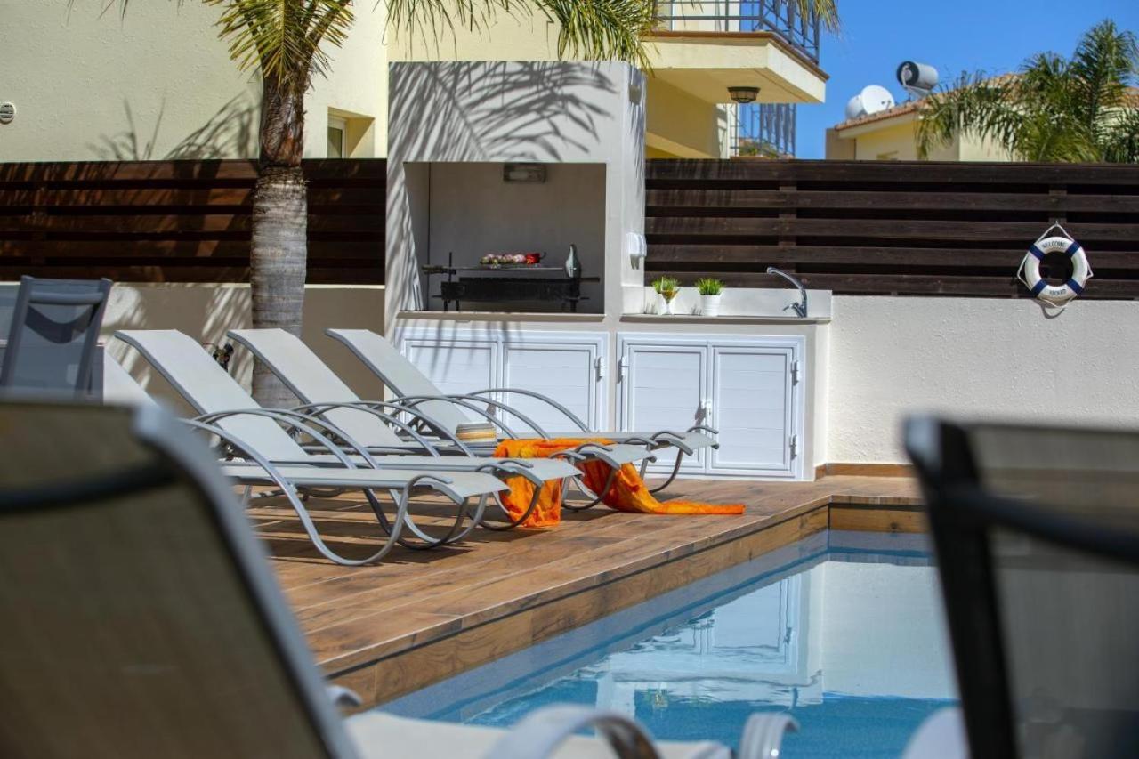 Tsokkos Family Villa - Pool Garden Walk To Beach Protaras Exteriör bild