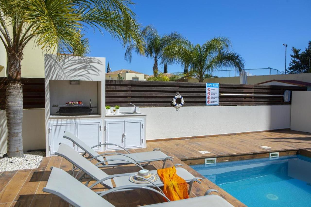 Tsokkos Family Villa - Pool Garden Walk To Beach Protaras Exteriör bild